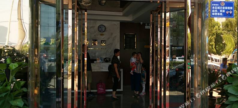 句容名爵酒店图片