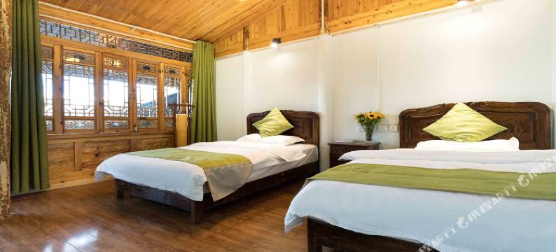 丽江花庭前客栈图片