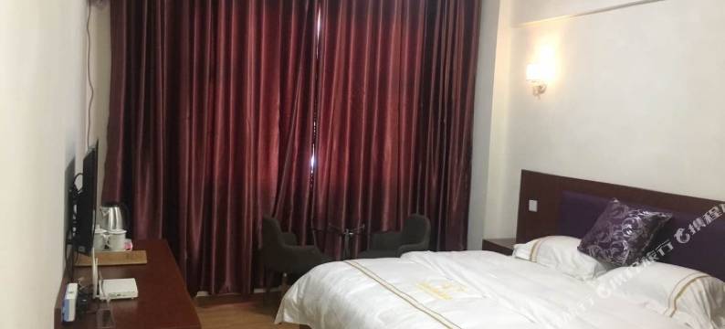 理塘眷恋之都酒店图片