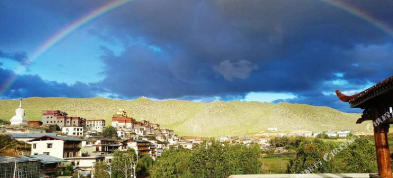 香格里拉悠悠艺术酒店(松赞林寺店)图片