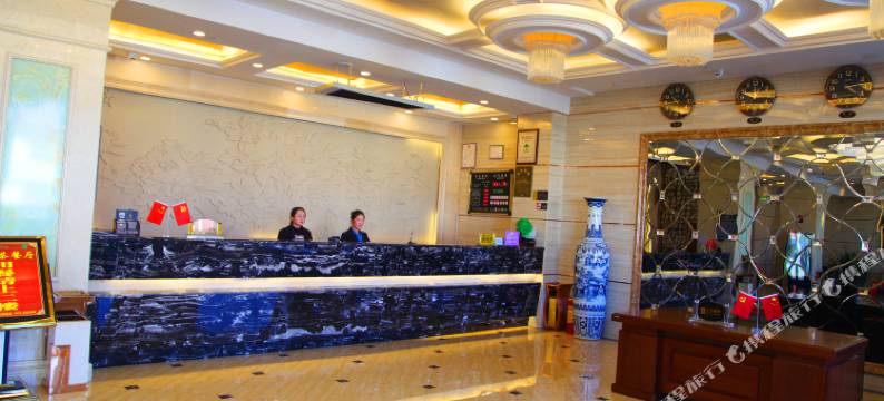 玛沁锦峰国际饭店图片