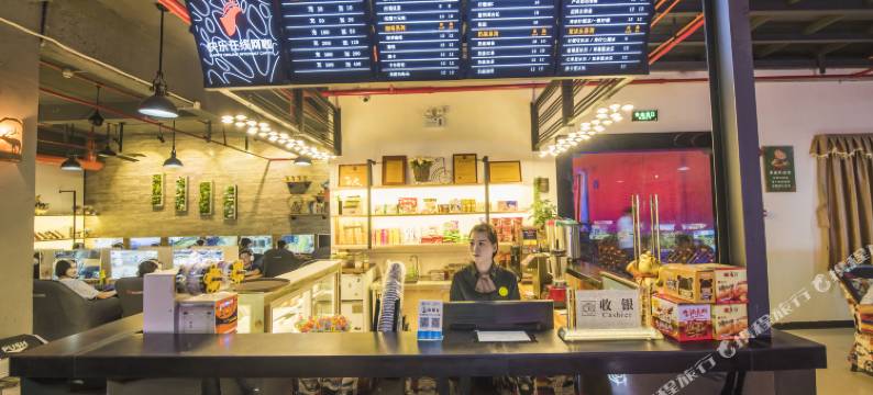 万里红大酒店(深圳技术大学店)图片