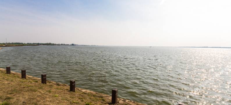 昆山悠静湖边小墅叠拼别墅图片