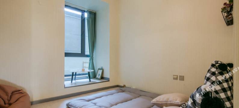 成都牛小居蔓越莓泡芙房公寓(3号店)图片