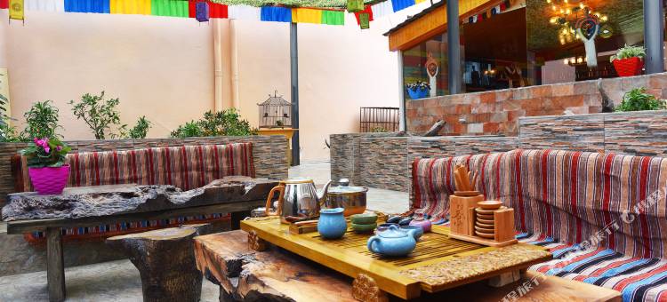 林芝仙踪林精品客栈图片