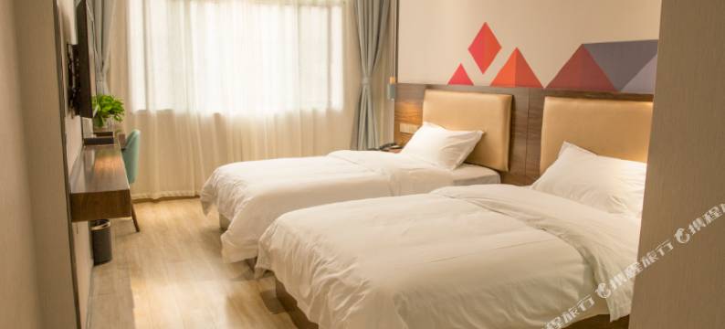 喜雨村大酒店(花溪公园地铁站店)图片