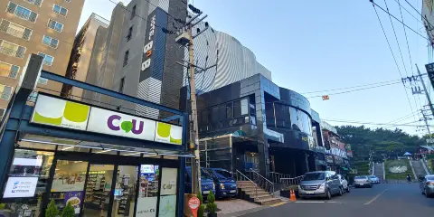 藝廊家庭旅館酒店