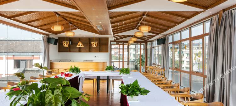 花筑·英溪河畔酒店(德清西站市中心店)图片