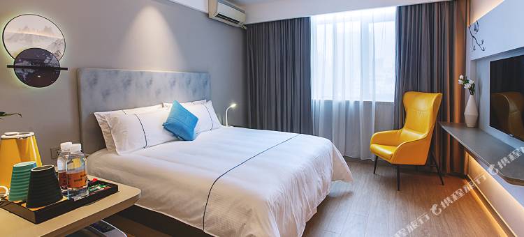 白玉兰酒店(武汉武商梦时代宝通寺地铁站店)图片