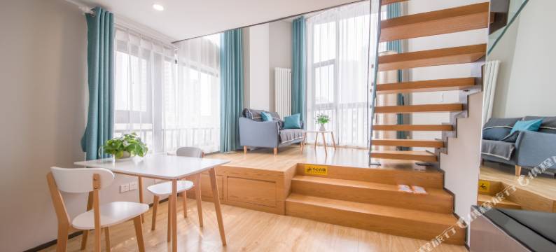 青岛万丽海景LOFT观海度假公寓(栈桥火车站店)图片