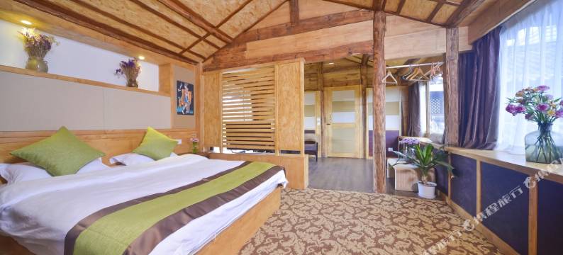 丽江山下的院子客栈图片