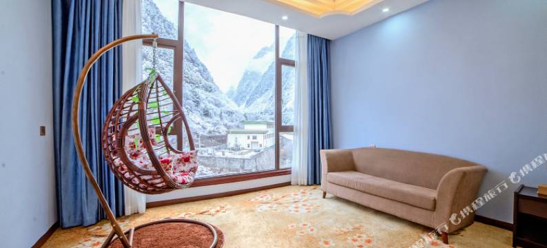 理县盘羊湖酒店(毕棚沟景区店)图片