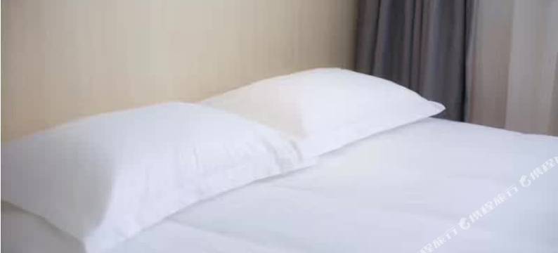 易佰良品酒店(上海青浦工业园区新城地铁站店)图片