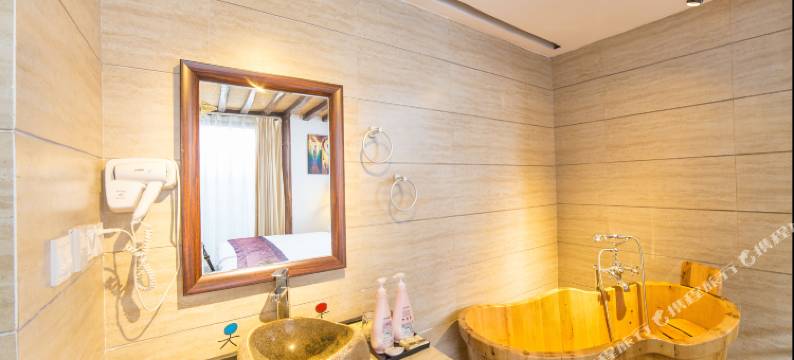 丽江忘山海堂客栈图片