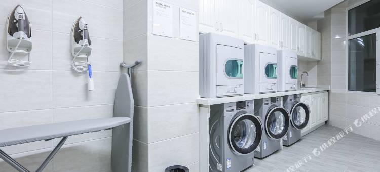 哈尔滨冰雪大世界龙川路地铁站亚朵酒店图片