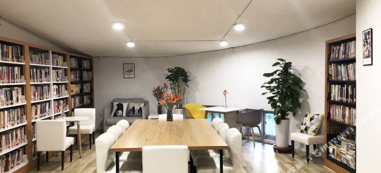 筑美印象酒店式公寓(青岛台东步行街店)图片