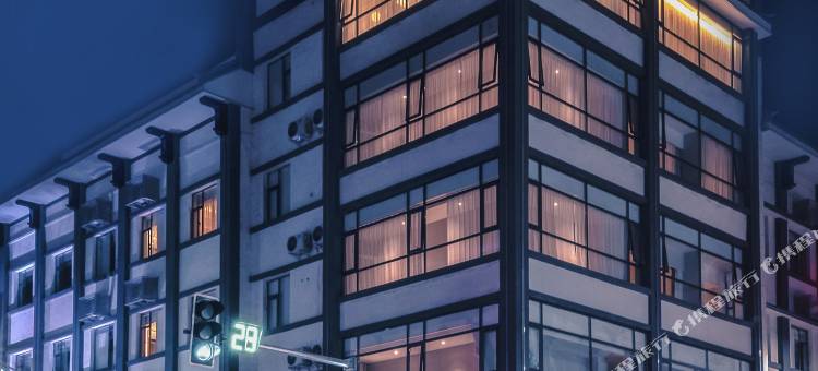 白玉兰酒店(栾川长春路十字街店)图片