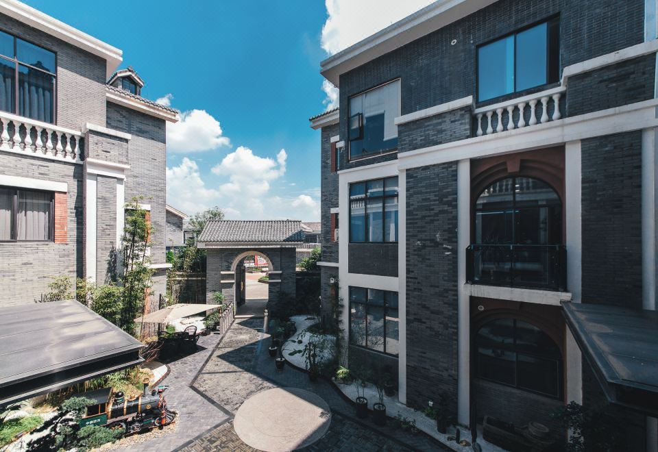 Renshou Heilongtan Yunna Resort Hotel Hotel Overview