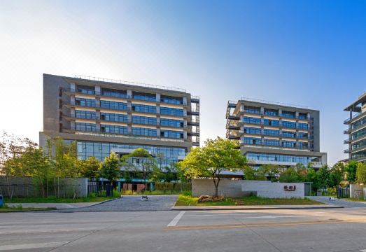 泰华梧桐酒店（深圳宝安机场固戍地铁站店）外景图