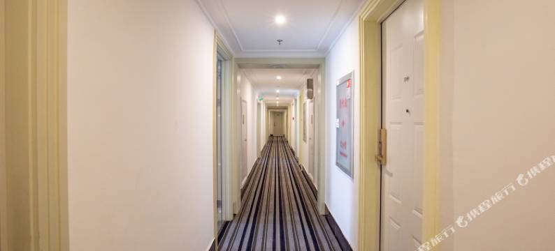 穿越者电竞酒店(大连和平广场店)图片