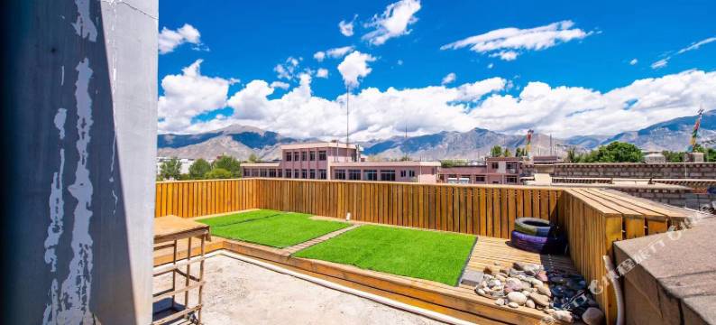 拉萨凡尘民宿(大昭寺八廓街店)图片