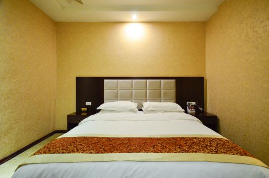 Beipan River Hotel Hotel Reviews And Room Rates - 