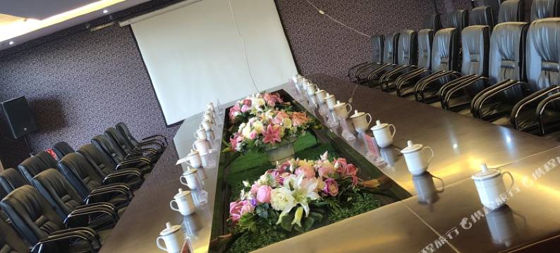 龙泉大酒店(文山七花广场民族村店)图片