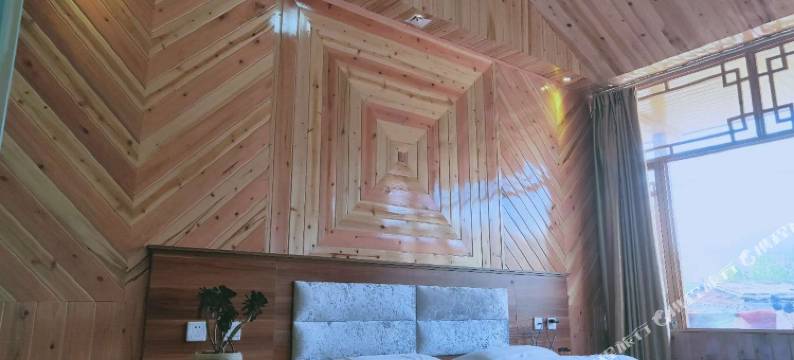 泸沽湖湿地花楼客栈图片