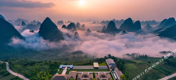 阳朔画山云舍图片