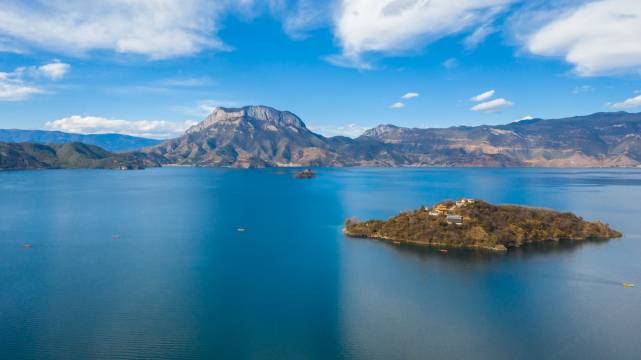 晏坐湖景清奢民宿(泸沽湖猪槽船游湖大落水村店)图片