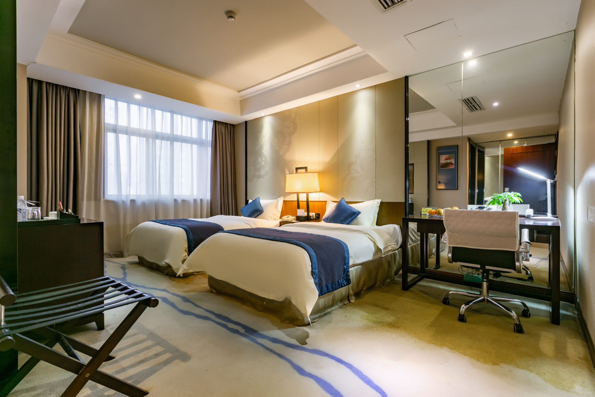 Leadersky Hotel Over view