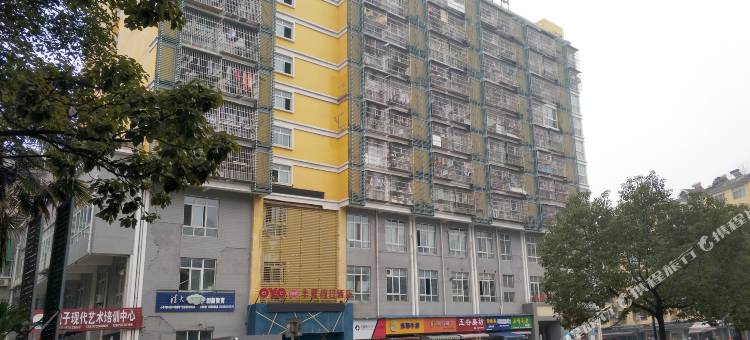 半夏假日酒店(宜昌三峡职院第三人民医院店)图片