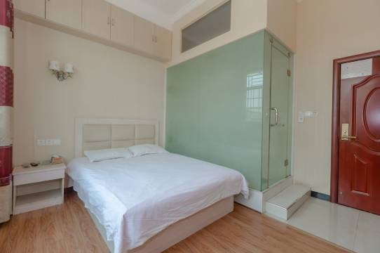 OYO肥东华希顿宾馆