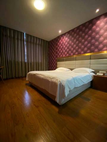 衢州鸿源宾馆(衢江银泰城店)