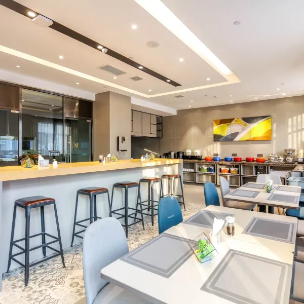 如家商旅酒店（阳泉滨河新天地商业广场阳泉体育馆店）