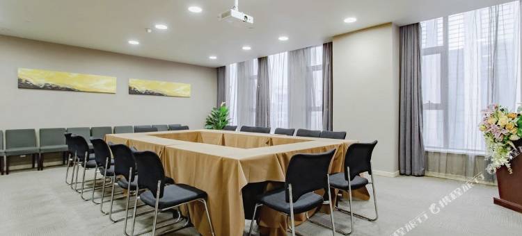 如家睿柏·云酒店(咸阳康乐路开皇广场店)图片