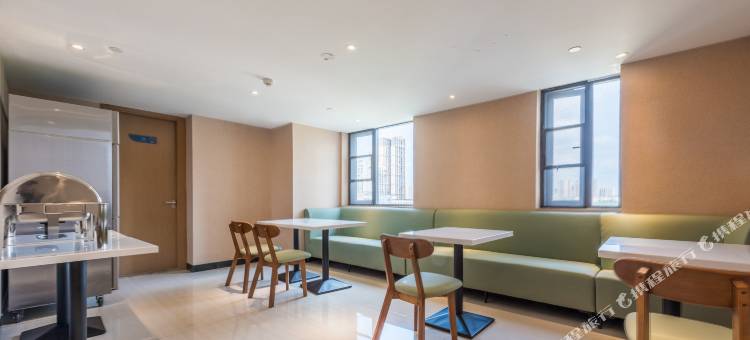 柏纳酒店(成都火车东站迎晖路地铁站店)图片