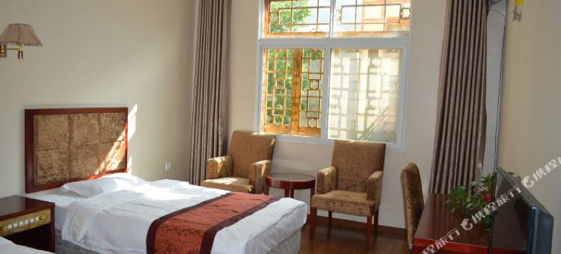 泸定海螺沟隆八步宾馆图片