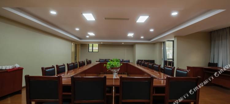 荔波地球绿宝石大酒店(荔波古镇店)图片