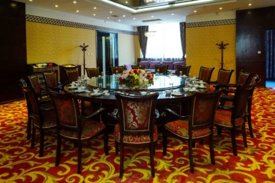 颐园酒店(西安鹿苑大道店)