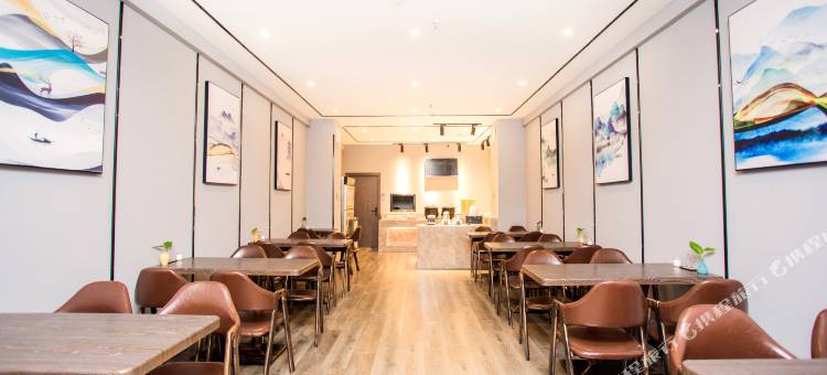 格兰漫旅酒店(南昌红谷滩翠苑路地铁站店)图片