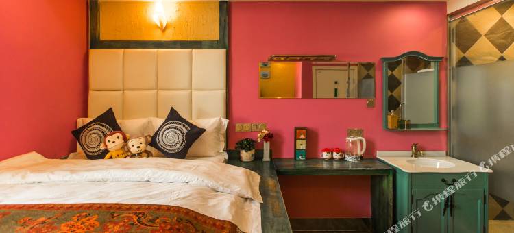 那扇门精品客栈(三亚湾步行街店)图片