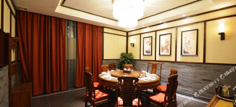 富雅精品酒店(新郑西亚斯国际学院店)图片