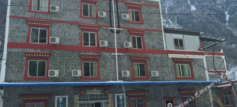 理县雪花山庄图片