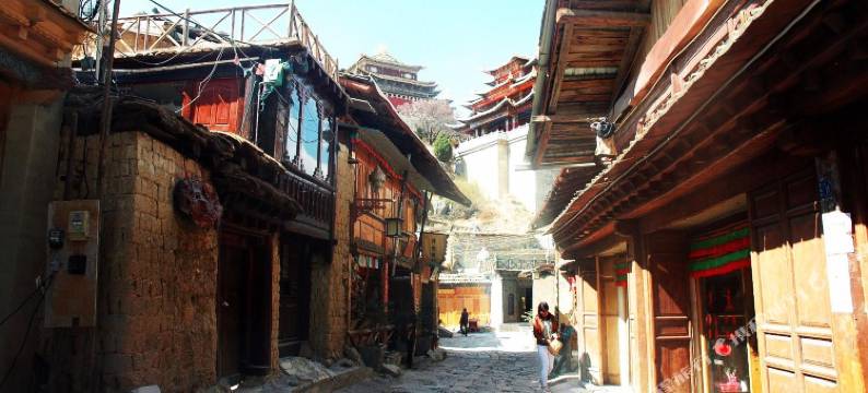 香格里拉烟雨阳光客栈图片