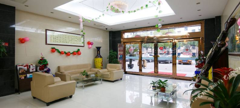 昆山蓝天商务连锁酒店(花桥花溪公园地铁站店)图片