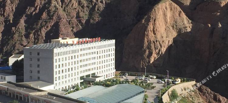 八宿多拉神山温泉宾馆图片