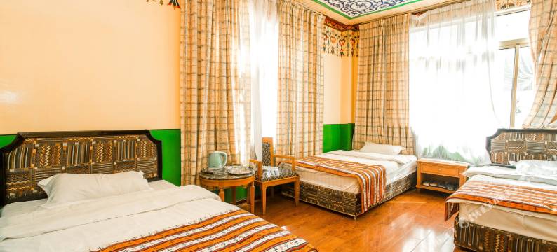 拉萨白雪家庭旅馆(布达拉宫大昭寺店)图片