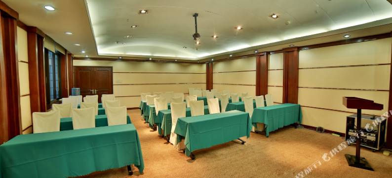 武汉金茂宾馆(协和医院中山公园地铁站店)图片