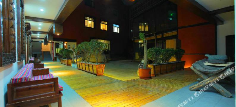 香格里拉圣晨茶马驿站图片